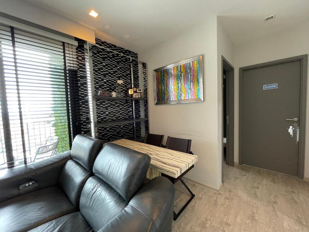 The Base Deluxe Kingsize Apartment Pattaya Bagian luar foto
