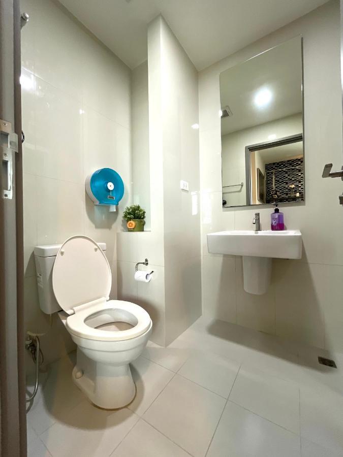 The Base Deluxe Kingsize Apartment Pattaya Bagian luar foto