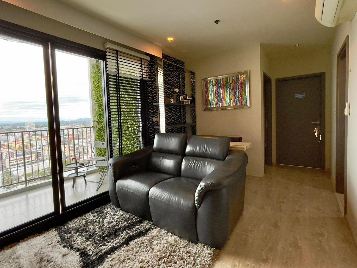 The Base Deluxe Kingsize Apartment Pattaya Bagian luar foto