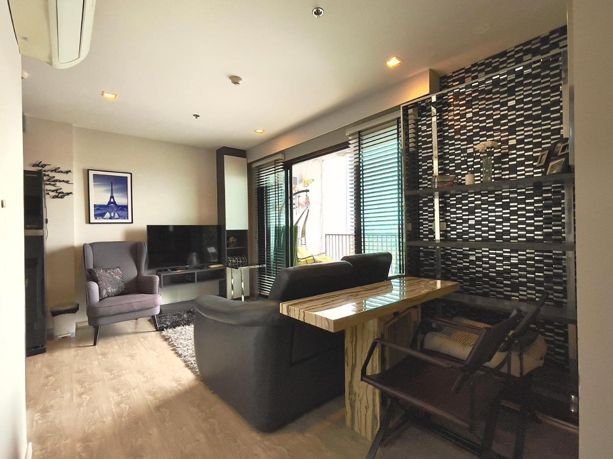 The Base Deluxe Kingsize Apartment Pattaya Bagian luar foto