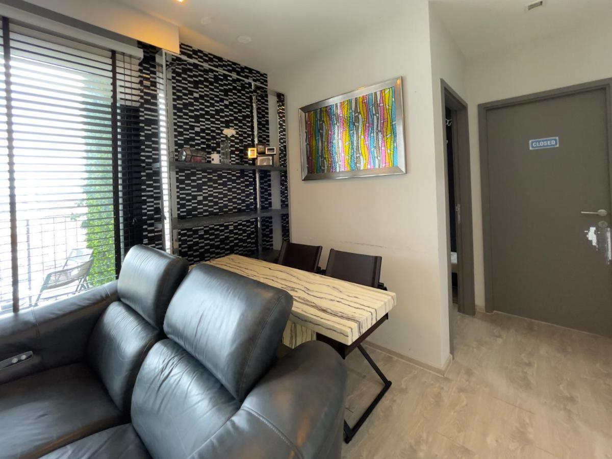 The Base Deluxe Kingsize Apartment Pattaya Bagian luar foto