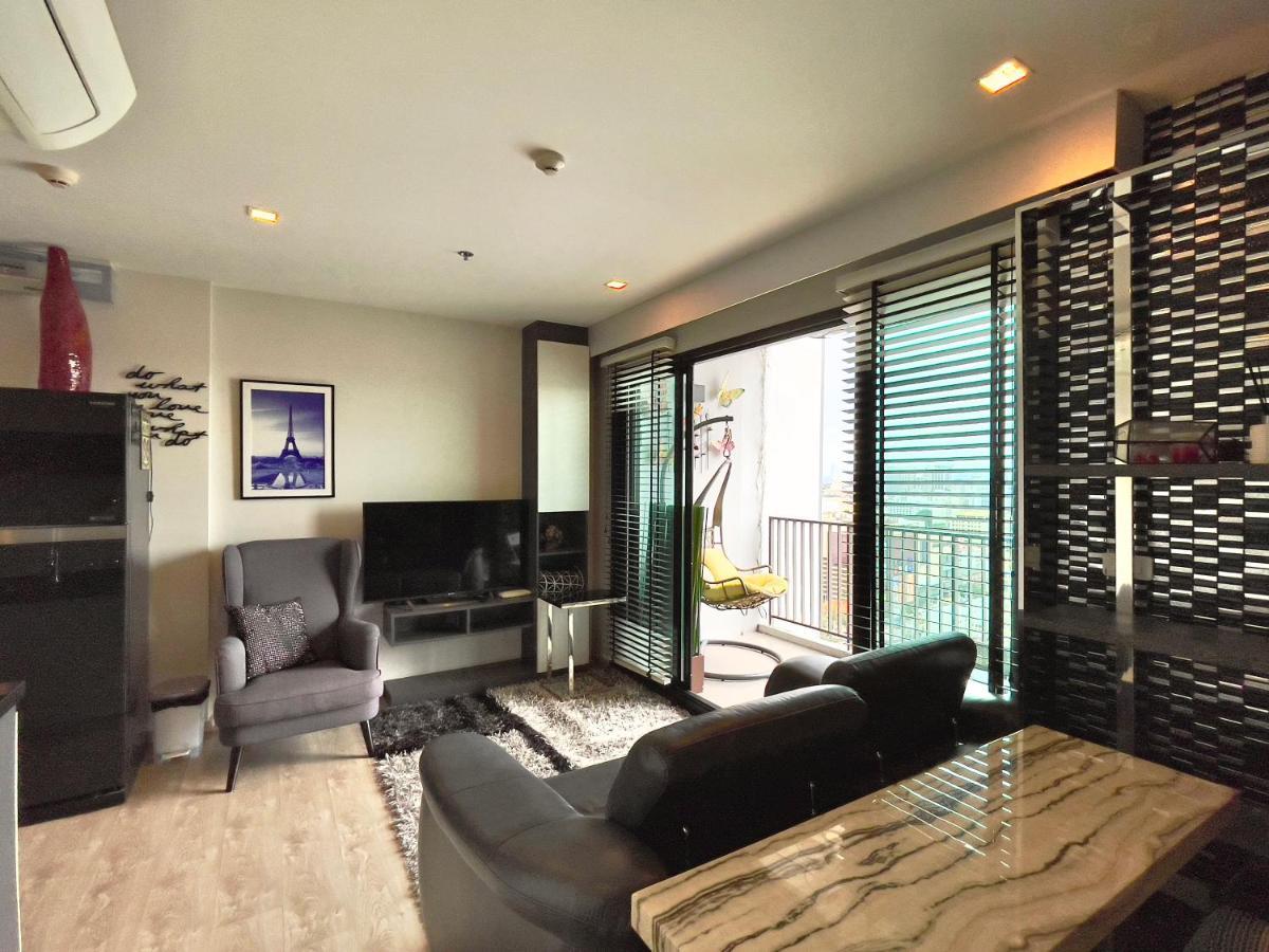 The Base Deluxe Kingsize Apartment Pattaya Bagian luar foto