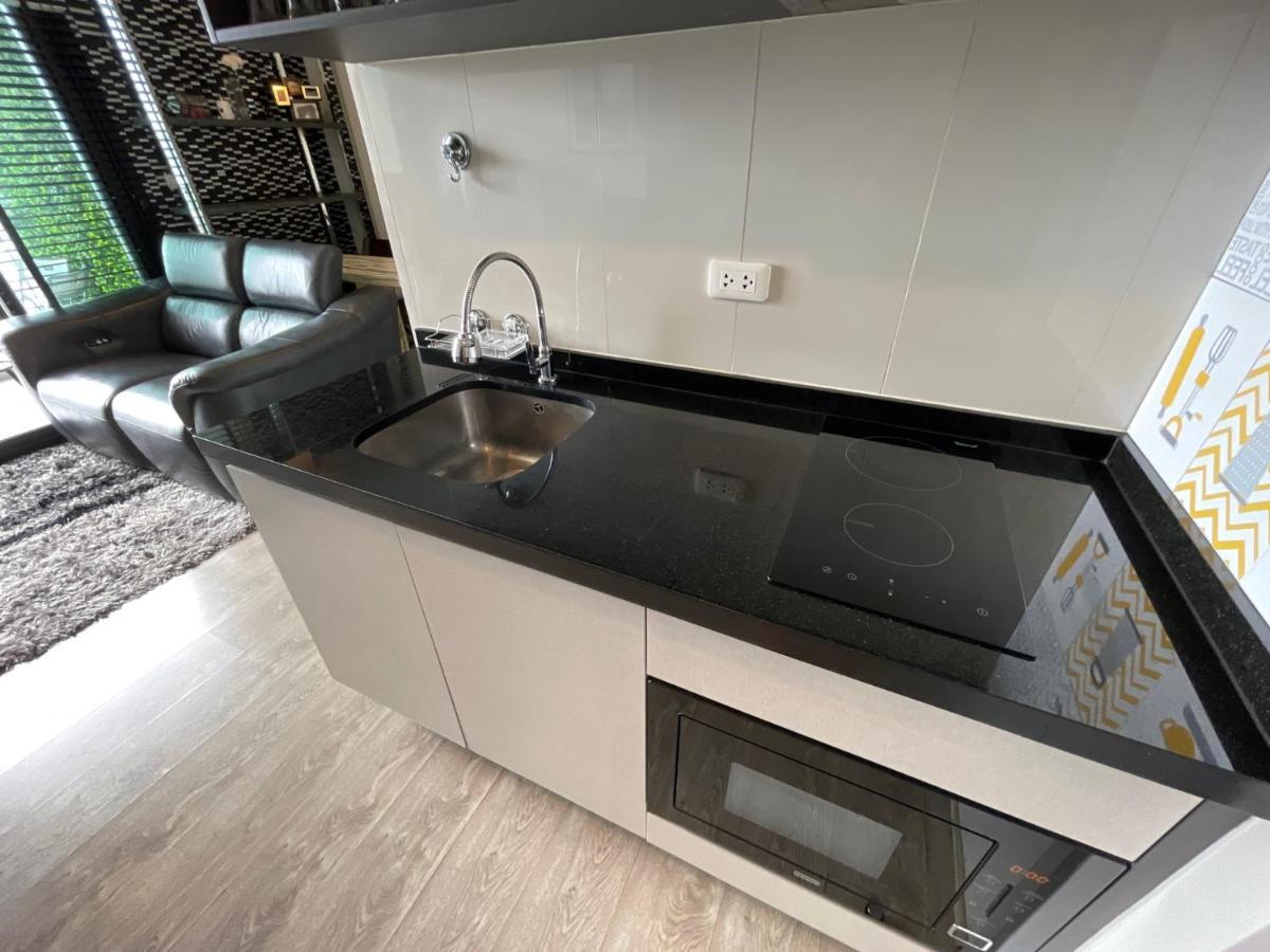 The Base Deluxe Kingsize Apartment Pattaya Bagian luar foto