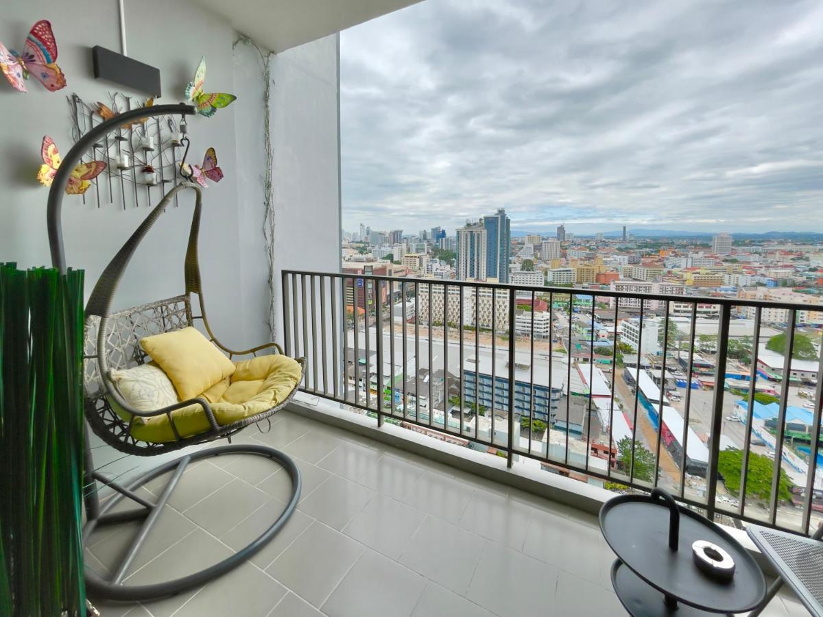 The Base Deluxe Kingsize Apartment Pattaya Bagian luar foto